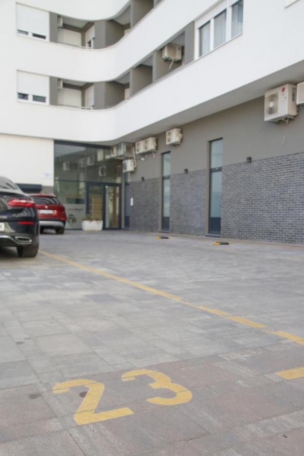 Supernova City Center - Free Private Parking Novi Sad Ngoại thất bức ảnh